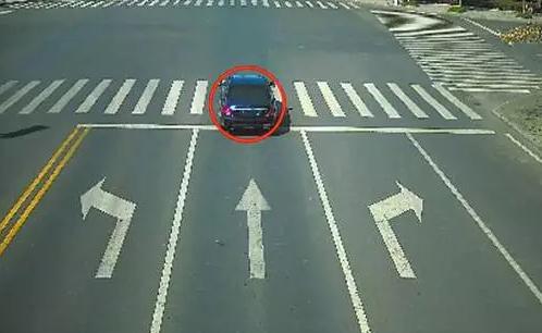 車輛進(jìn)出環(huán)島時(shí)需要打轉(zhuǎn)向燈嗎?